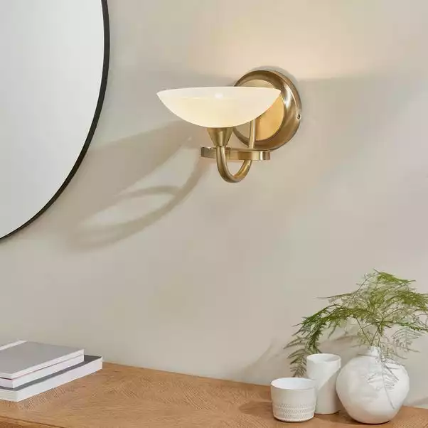 Vogue Lighting Vogue Cagney Wall Light Brass 3 Vogue Lighting Vogue Cagney Wall Light Brass